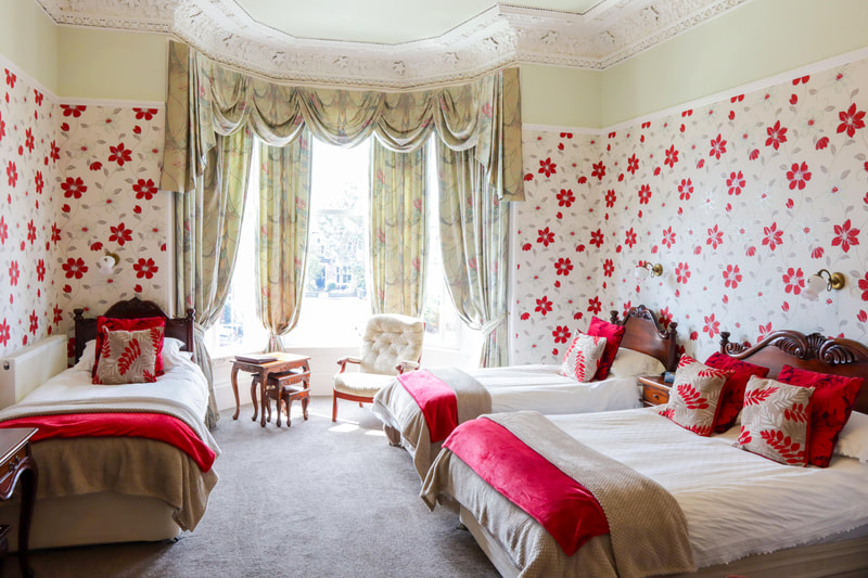 Book twin B&B rooms in Edinburgh at Gifford House Bed and Breakfast, click here