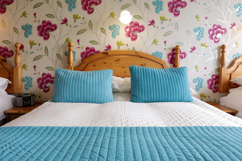 En-suite double bed and breakfast rooms in Edinburgh at Gifford House B&B, click here to book.