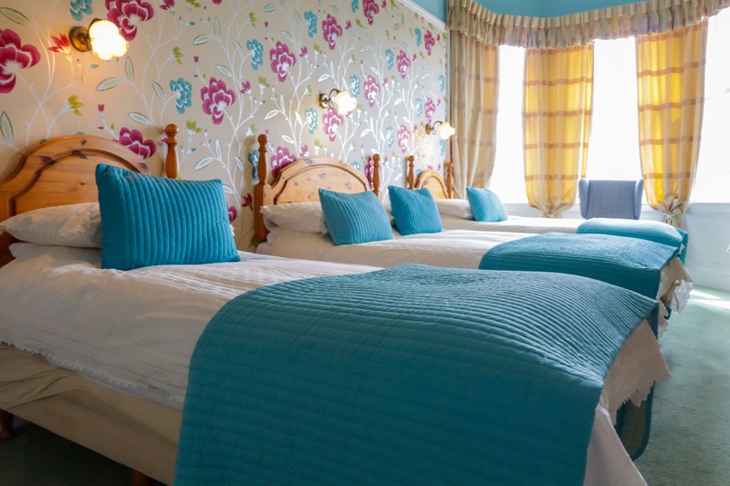 Book Triple Bed and Breakfast rooms in Edinburgh at Gifford House Bed and Breakfast, click here