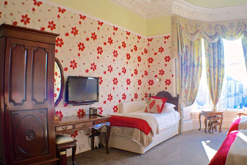 En-suite family bed breakfast rooms in Edinburgh at Gifford House B&B, click here
