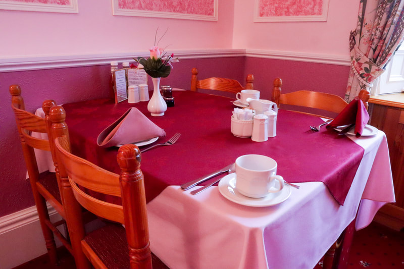 Book B&B with free breakfast included in the price at Gifford House in Edinburgh.